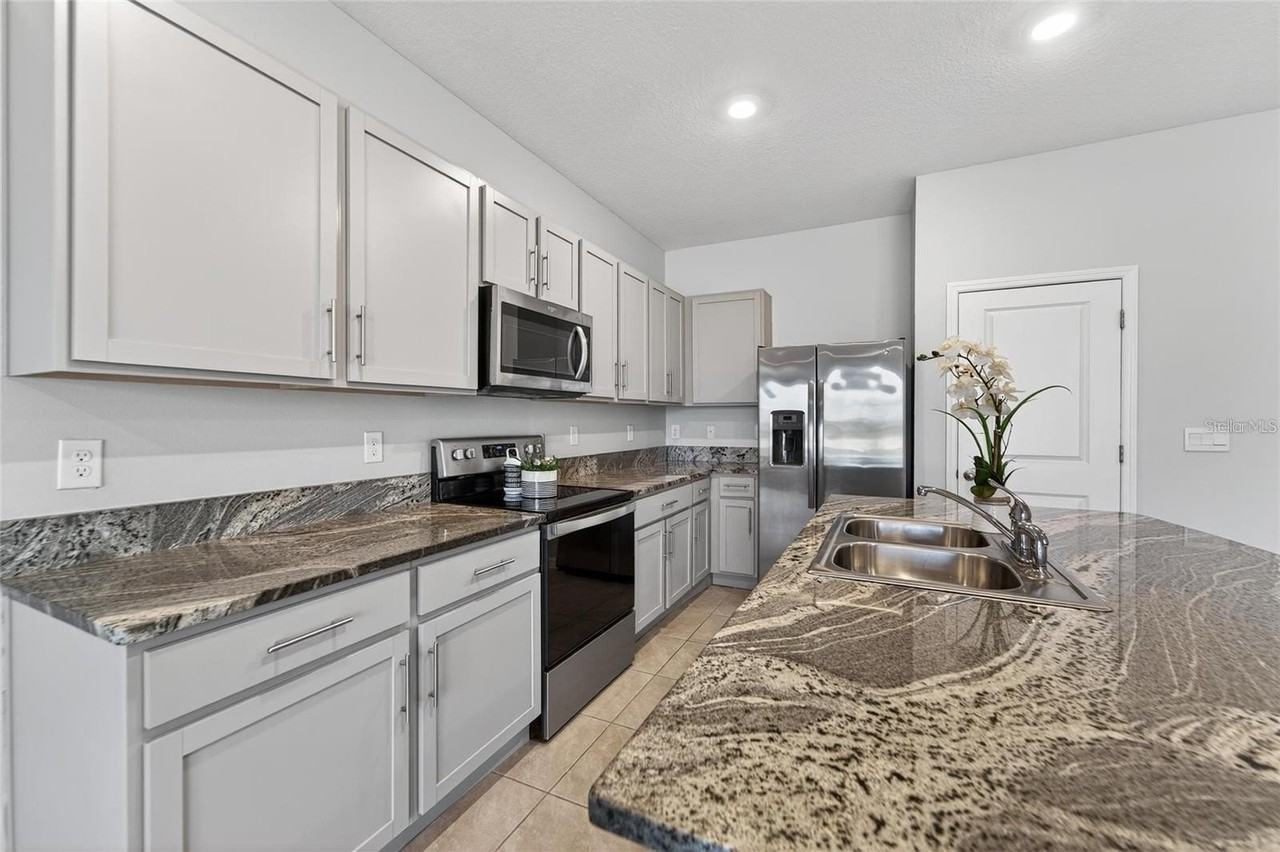 188 Mangrove Shade Cir - Photo 5 of 50
