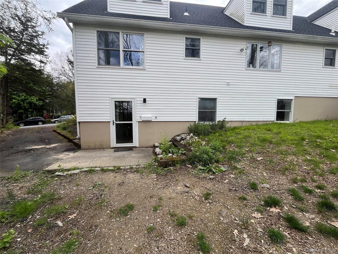 24 Bonticou View Dr - Photo 2 of 16