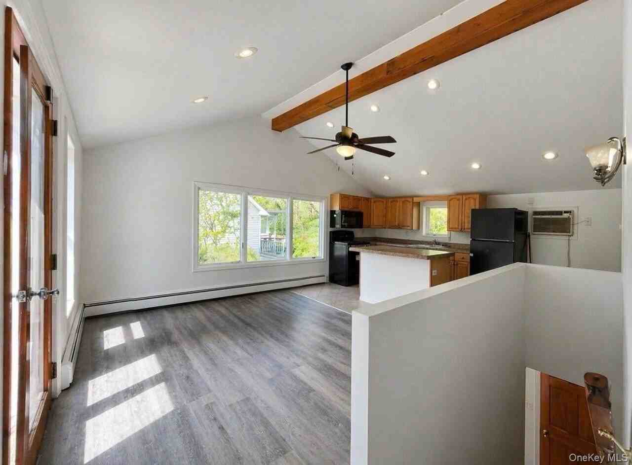 435 Abeel St - Photo 5 of 19