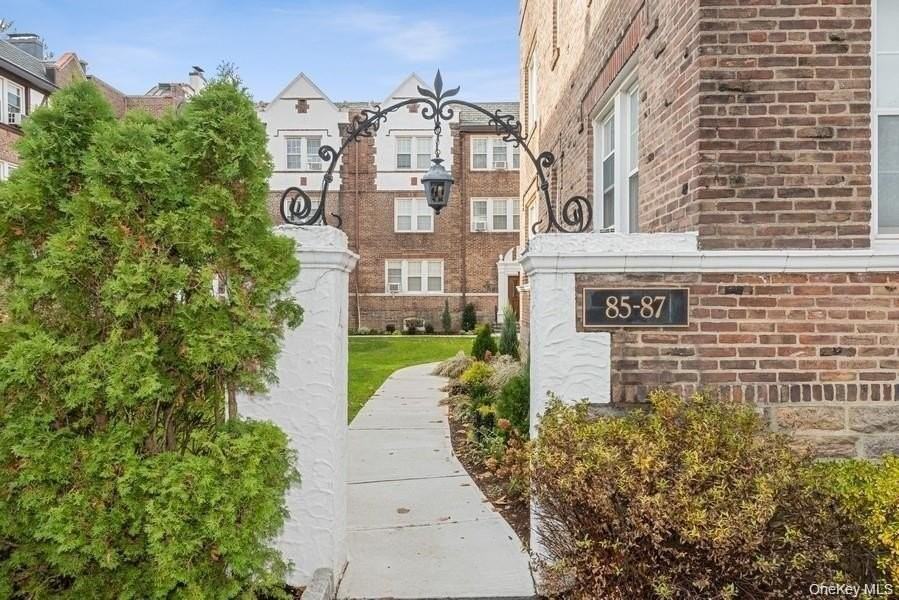 87 N Broadway #3L - Photo 2 of 16