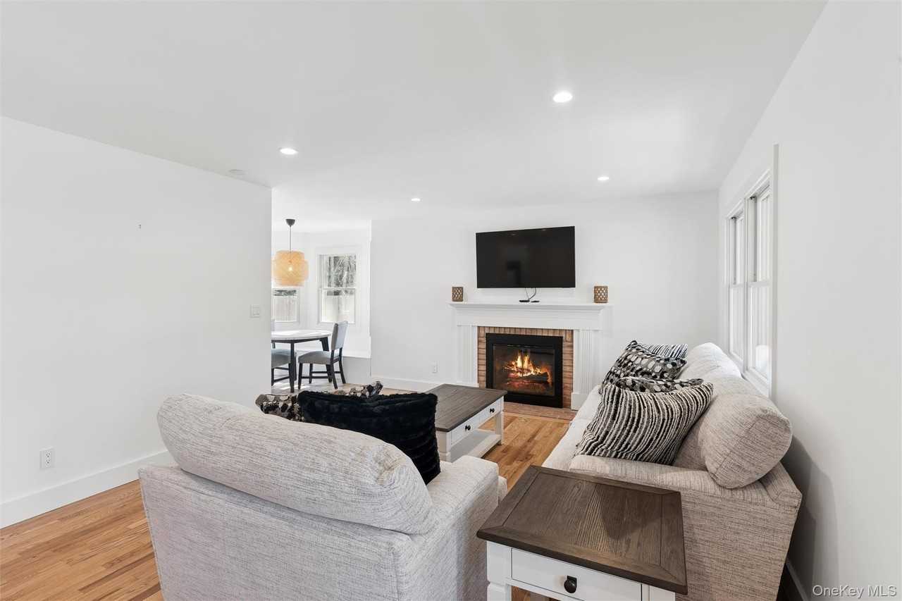 502 Springs Fireplace Rd - Photo 4 of 25
