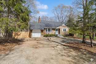 135 Pembroke Dr - Photo 1 of 1