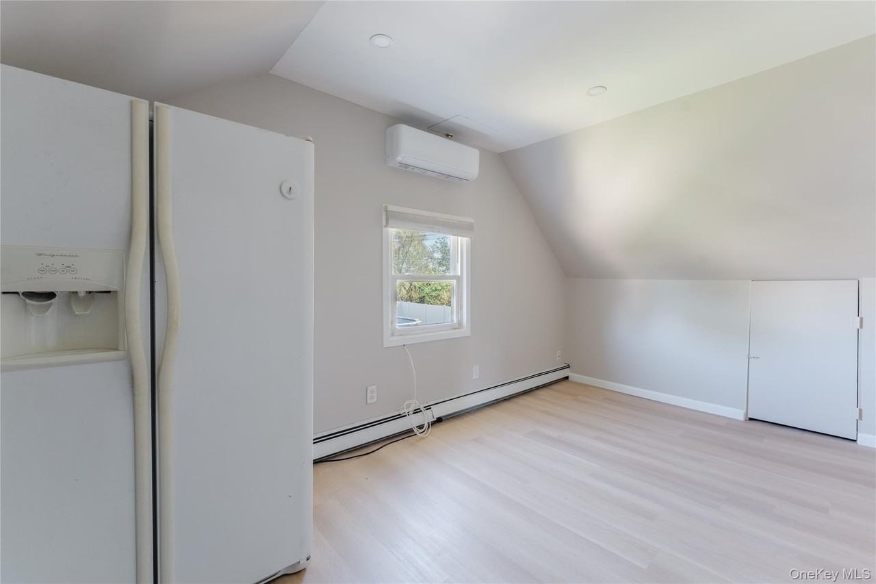 71 Chimney Ln - Photo 4 of 11
