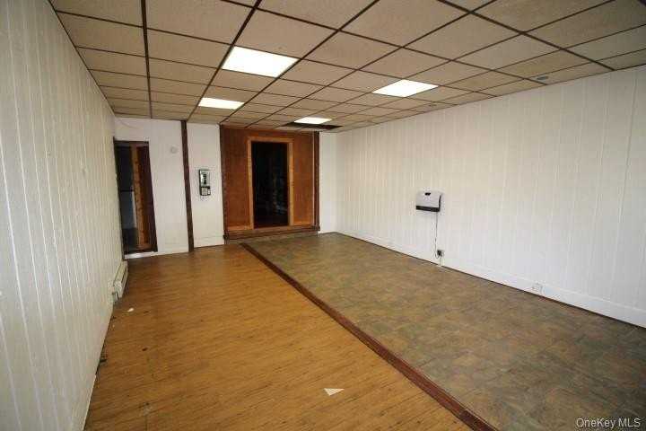 325 N Main St - Photo 2 of 12