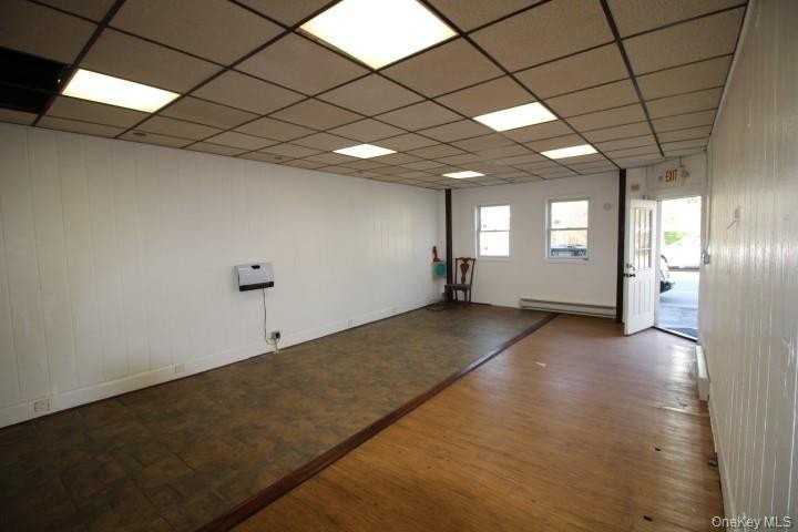 325 N Main St - Photo 3 of 12