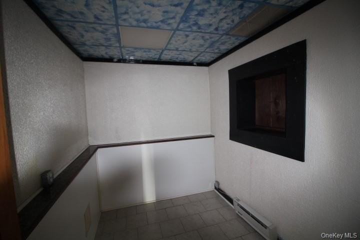 325 N Main St - Photo 4 of 12