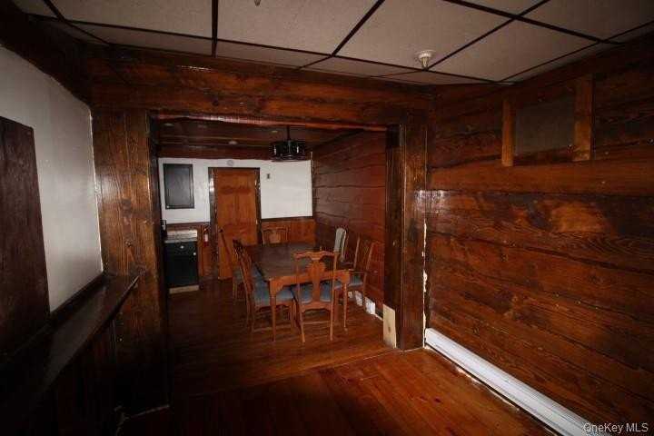 325 N Main St - Photo 5 of 12