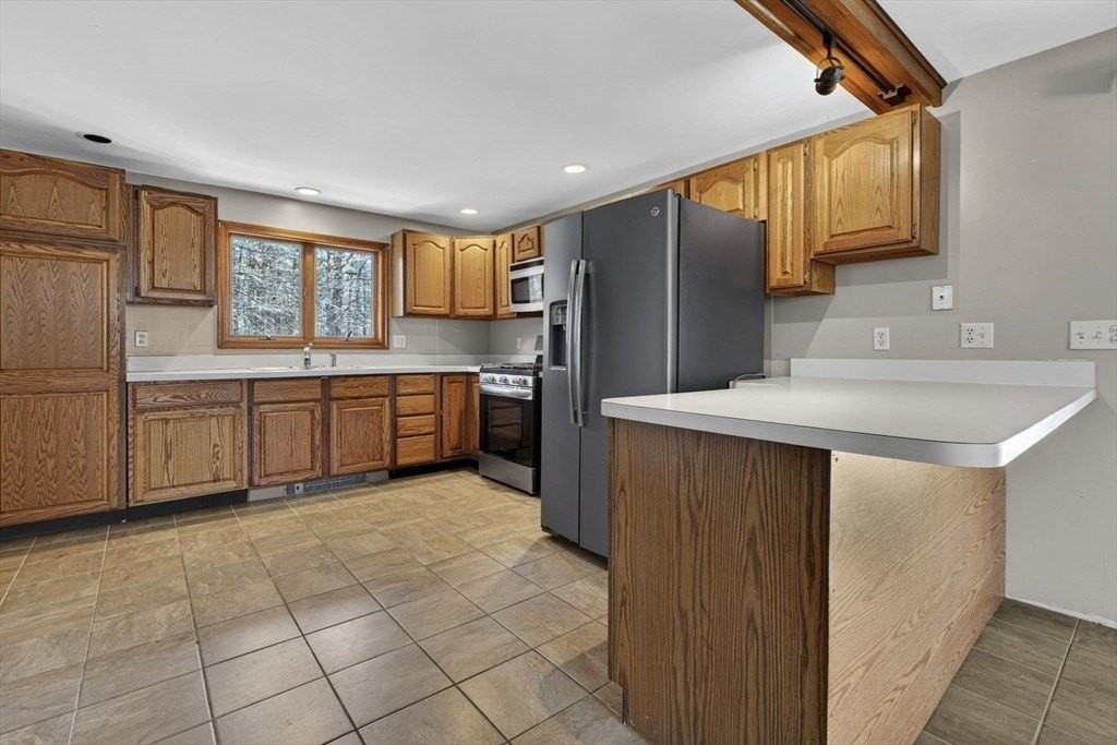 6 Pine Woods Rd - Photo 3 of 22