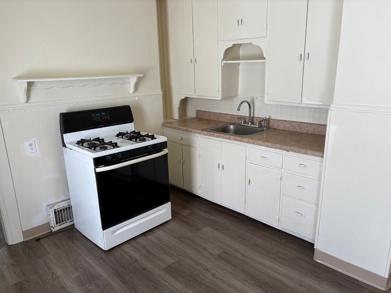 1924 Cherry St #2 - Photo 2 of 6