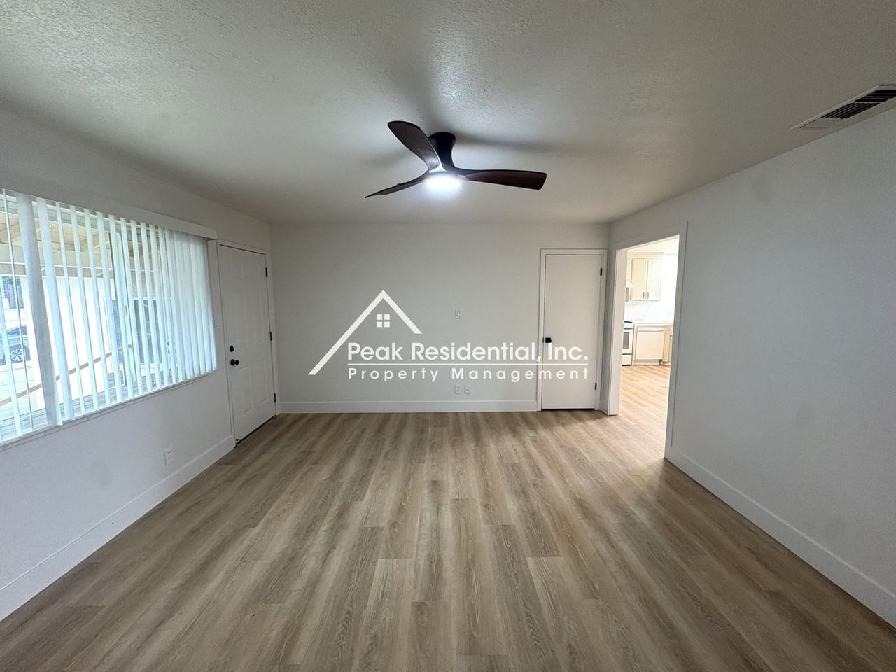 5420 Mona Way - Photo 6 of 20