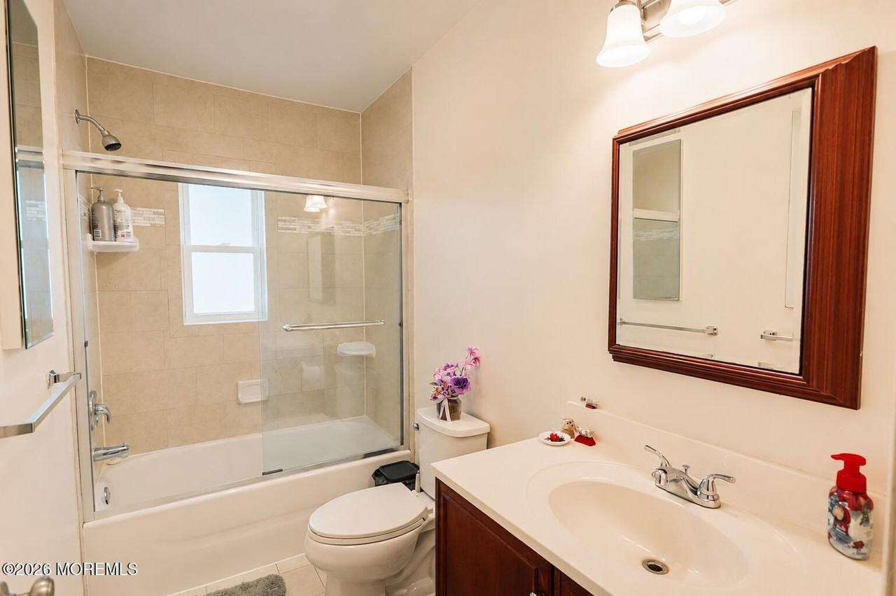 837 Forest Ave - Photo 6 of 10