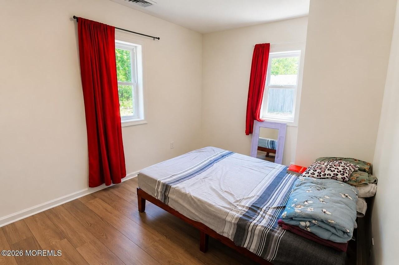 837 Forest Ave - Photo 7 of 10