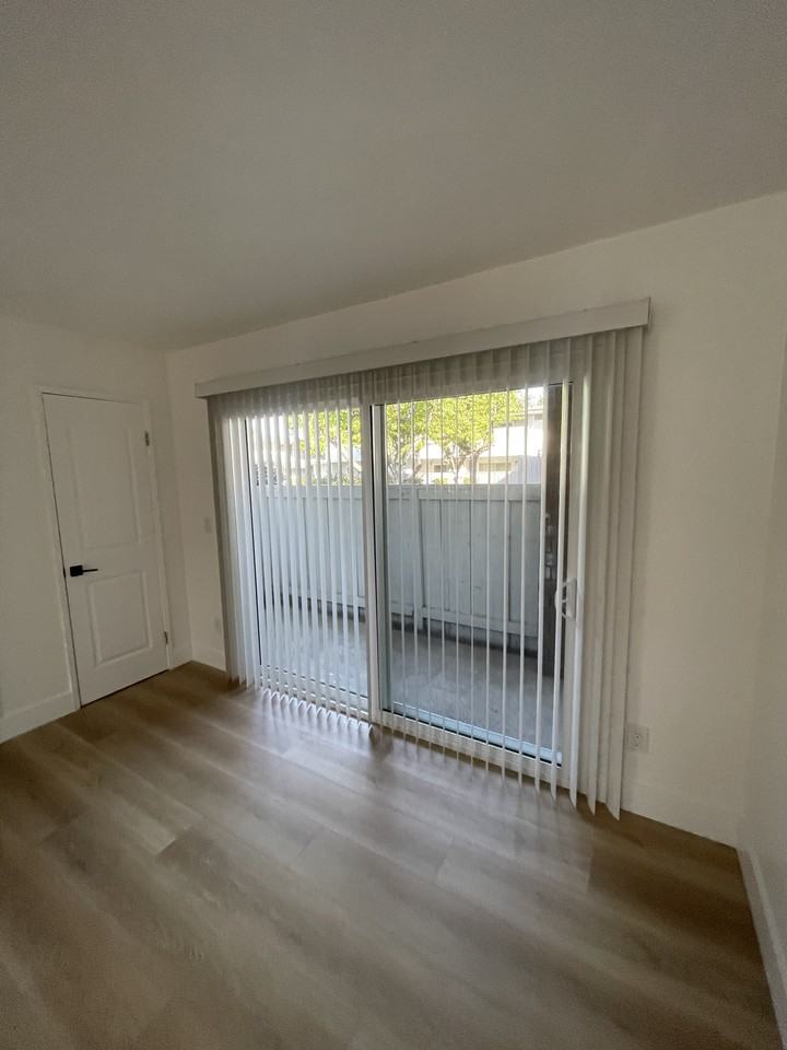 2340 North Grand Avenue #11 - Photo 5 of 22