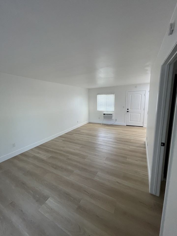 2340 North Grand Avenue #11 - Photo 6 of 22