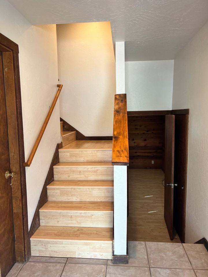2320 Calumet Cir #B - Photo 2 of 13