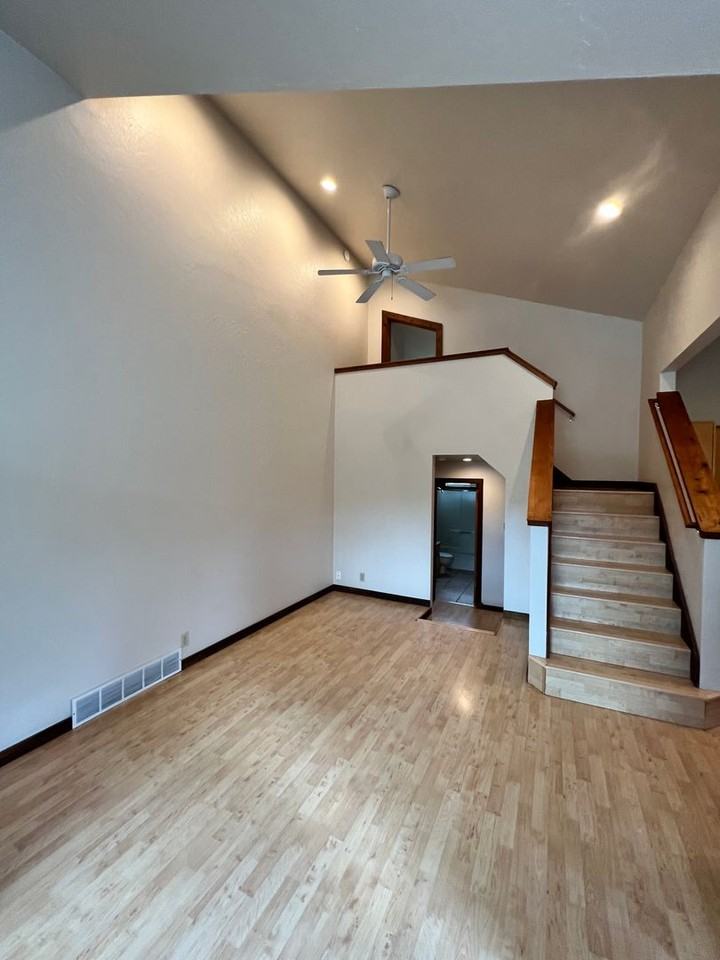 2320 Calumet Cir #B - Photo 6 of 13