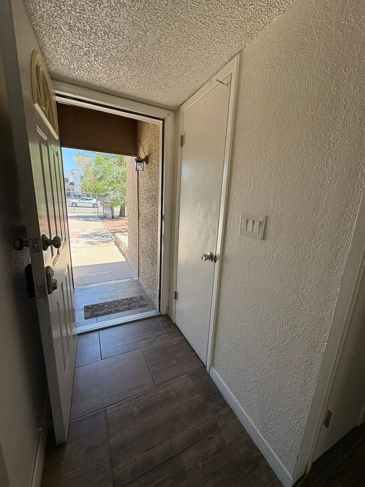 821 Silvestre Rd - Photo 4 of 18