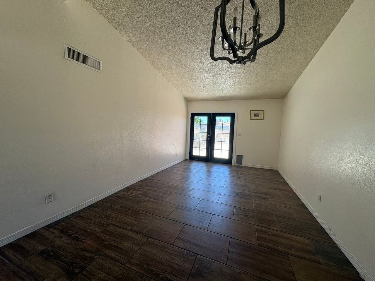 821 Silvestre Rd - Photo 5 of 18