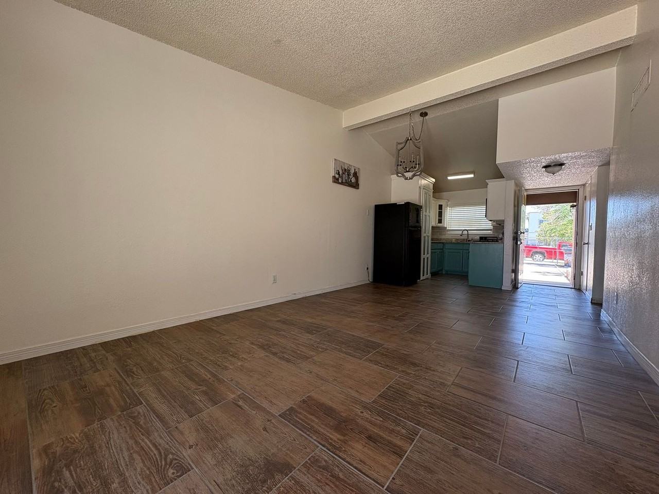 821 Silvestre Rd - Photo 7 of 18