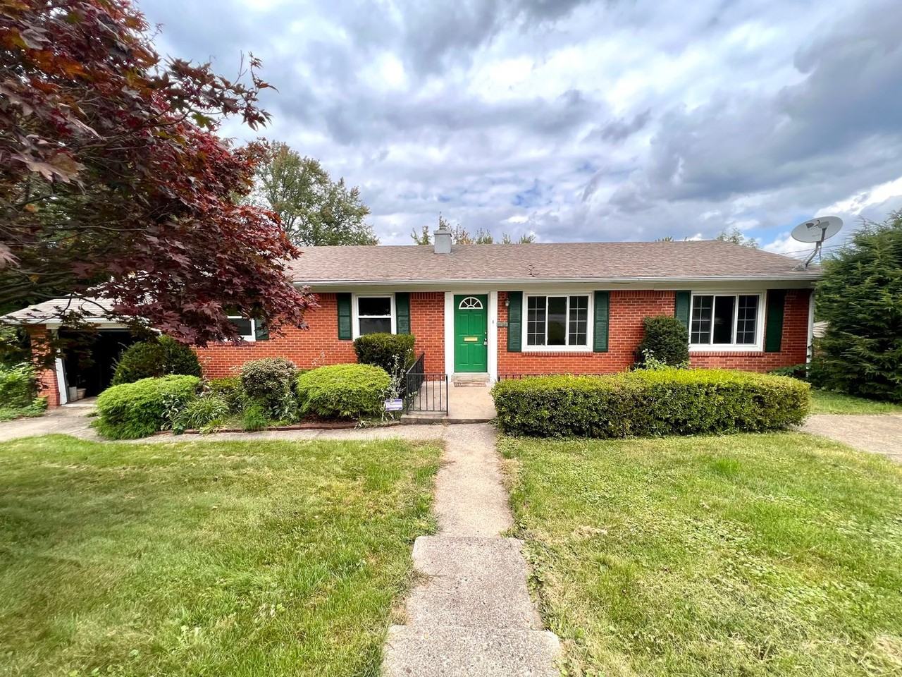 5136 Yale Dr - Photo 2 of 34
