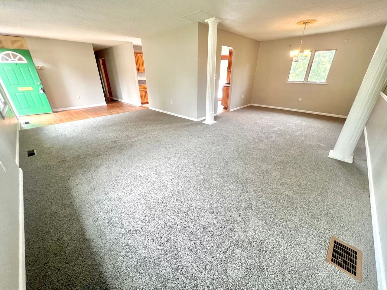 5136 Yale Dr - Photo 5 of 34