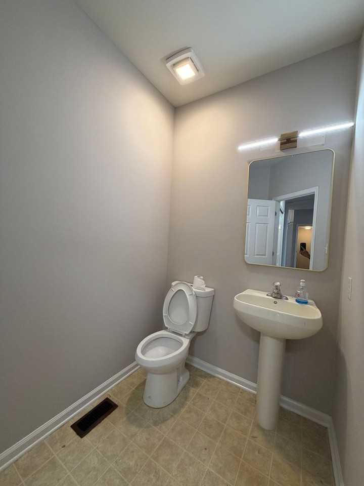 9 Log Cabin Rd - Photo 5 of 16