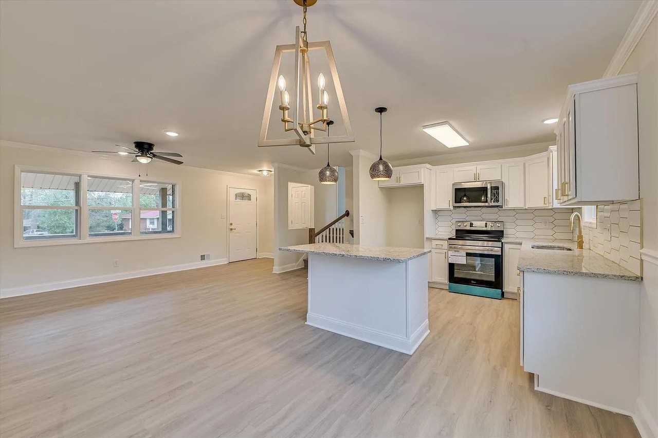Sprucewood Dr - Photo 2 of 5