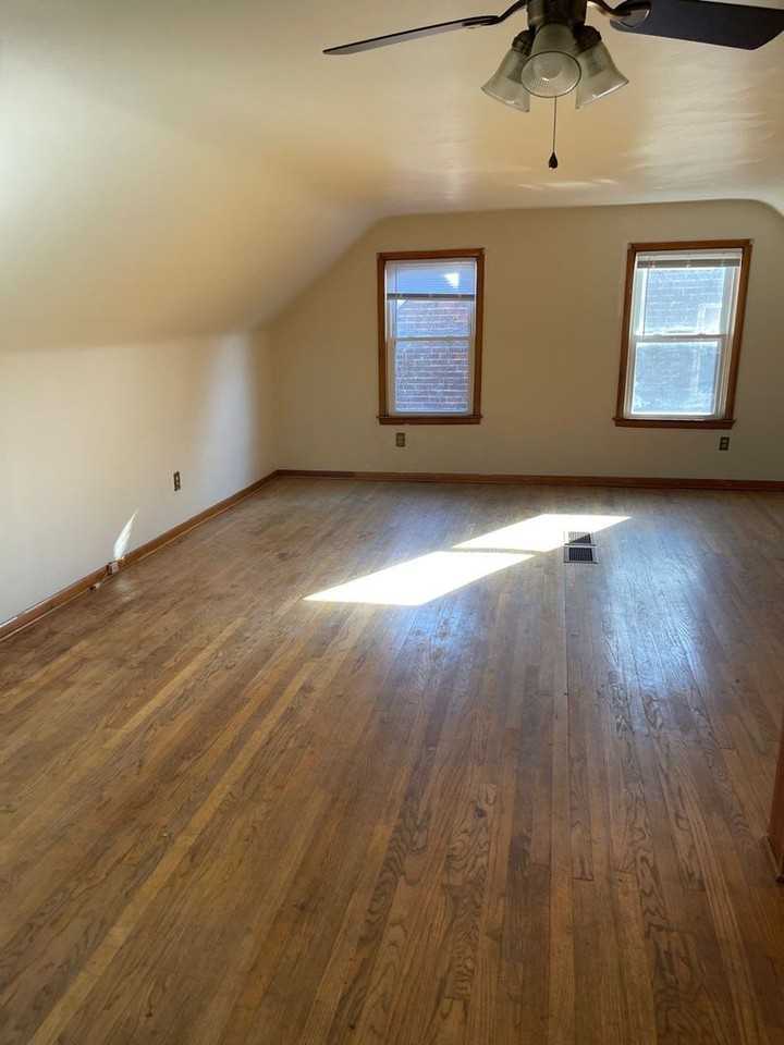 309 Richard Gordon Hatcher Blvd - Photo 2 of 3
