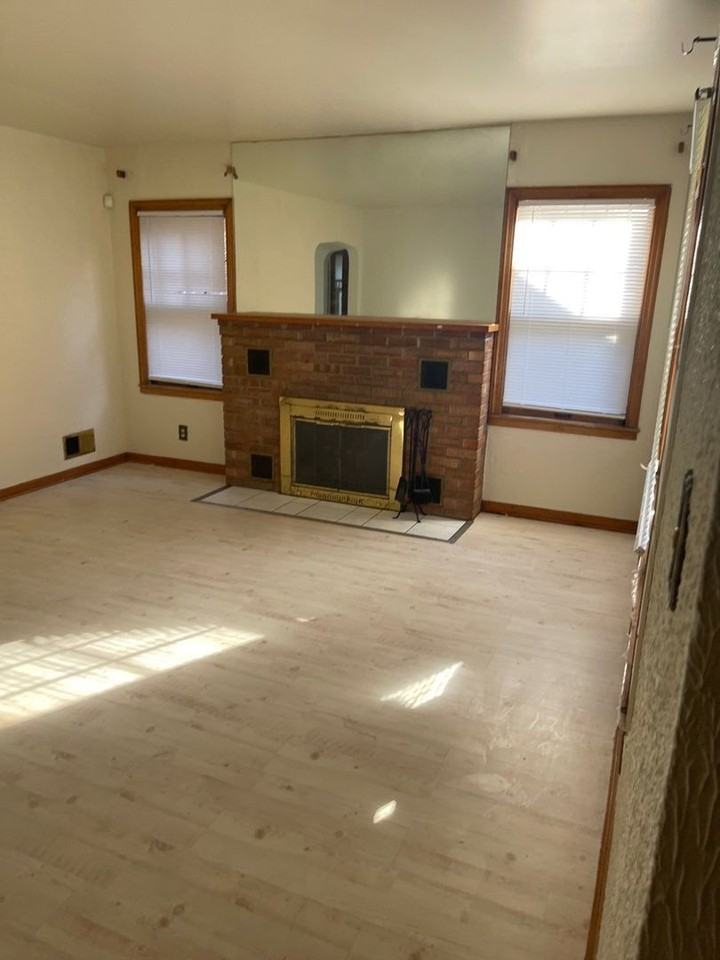 309 Richard Gordon Hatcher Blvd - Photo 3 of 3