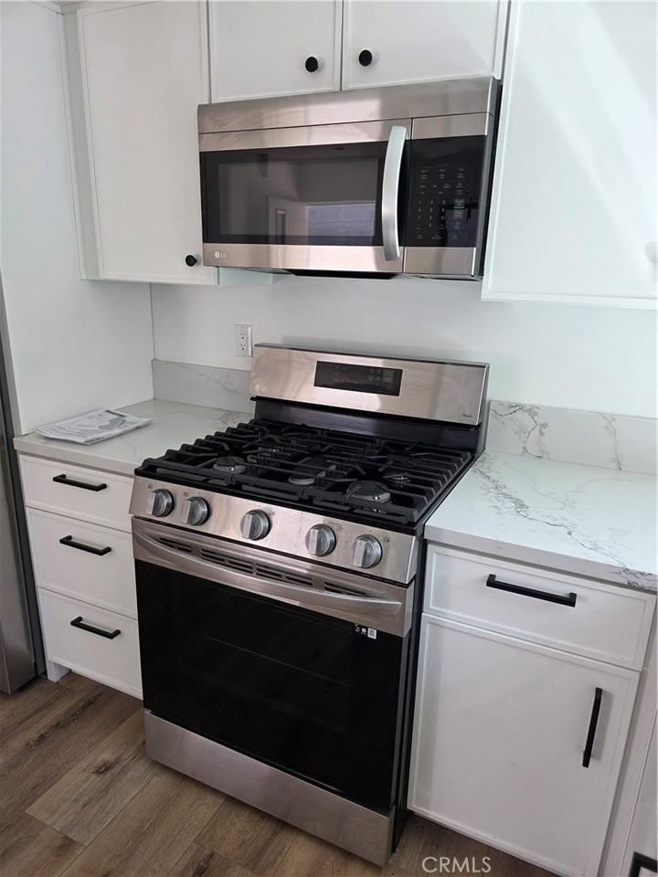 6130 Hazeltine Ave #3 - Photo 3 of 11