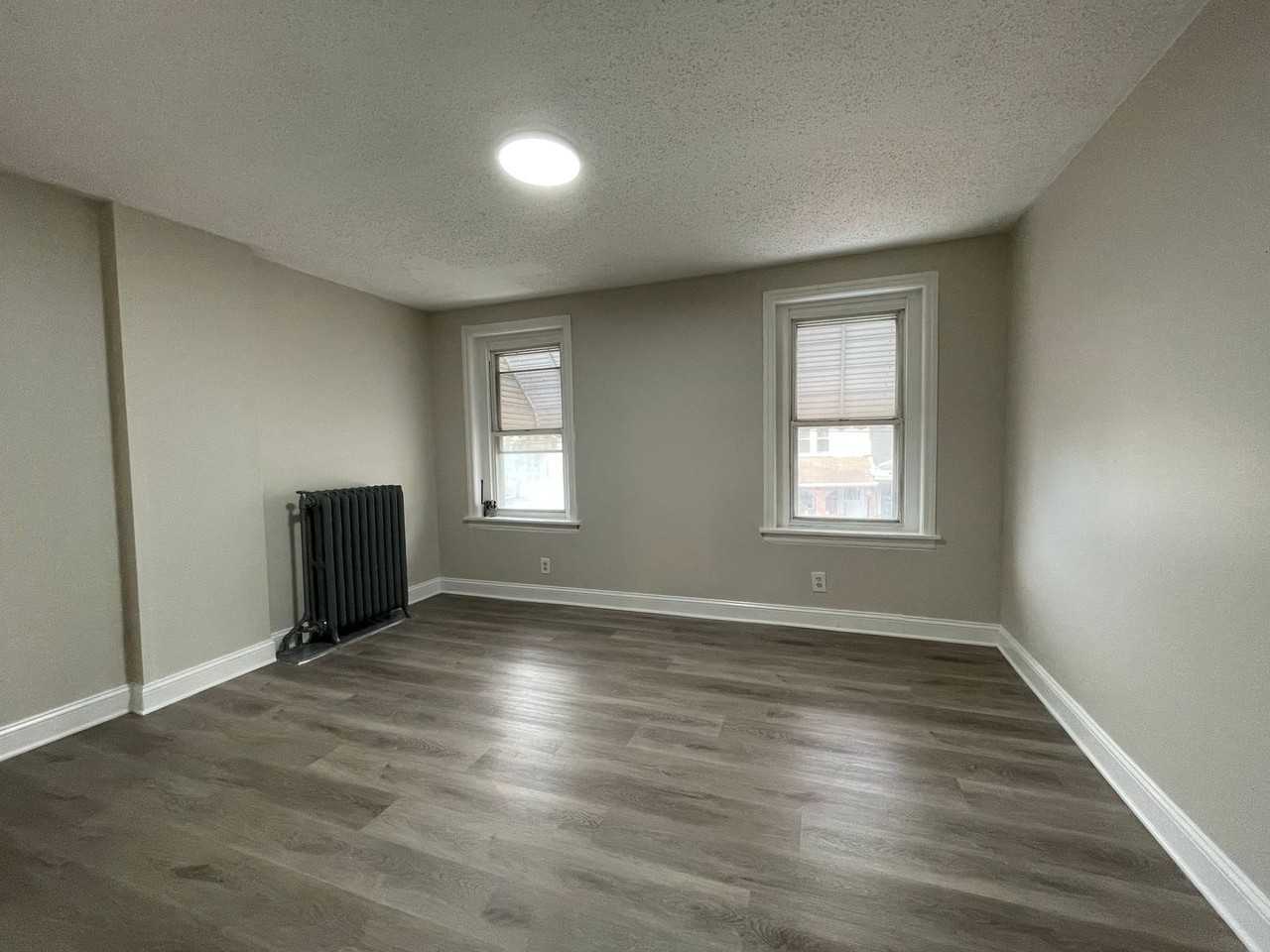 1127 Walnut St - Photo 6 of 28
