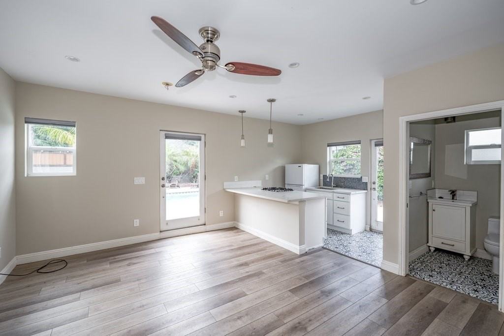 5940 Simpson Ave - Photo 2 of 10