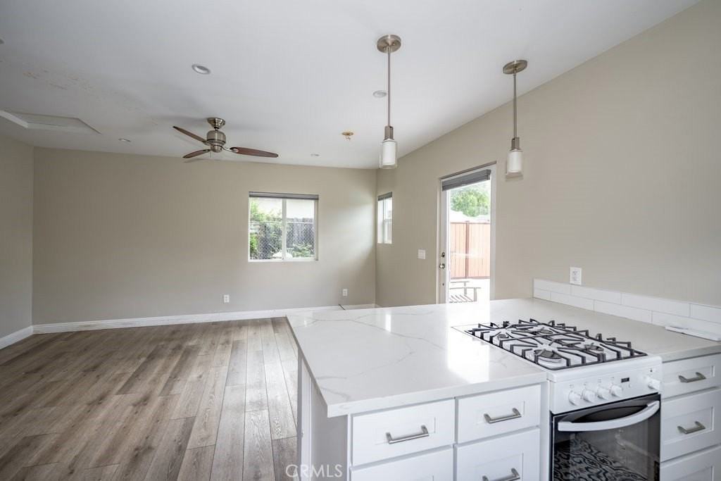 5940 Simpson Ave - Photo 3 of 10