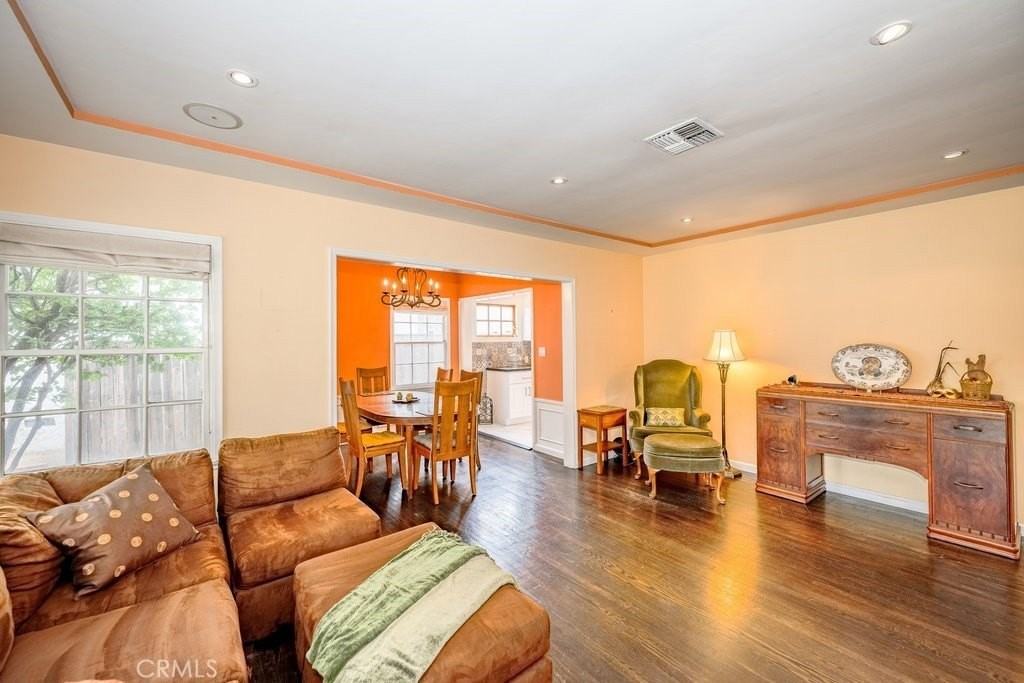 5938 Simpson Ave - Photo 4 of 21
