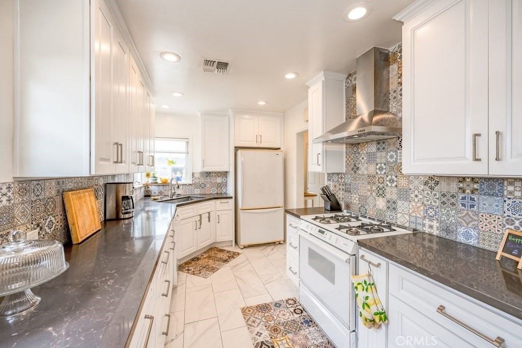 5938 Simpson Ave - Photo 7 of 21