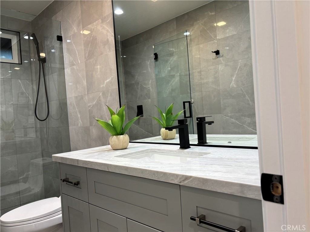 11774 Doral Ave - Photo 4 of 36