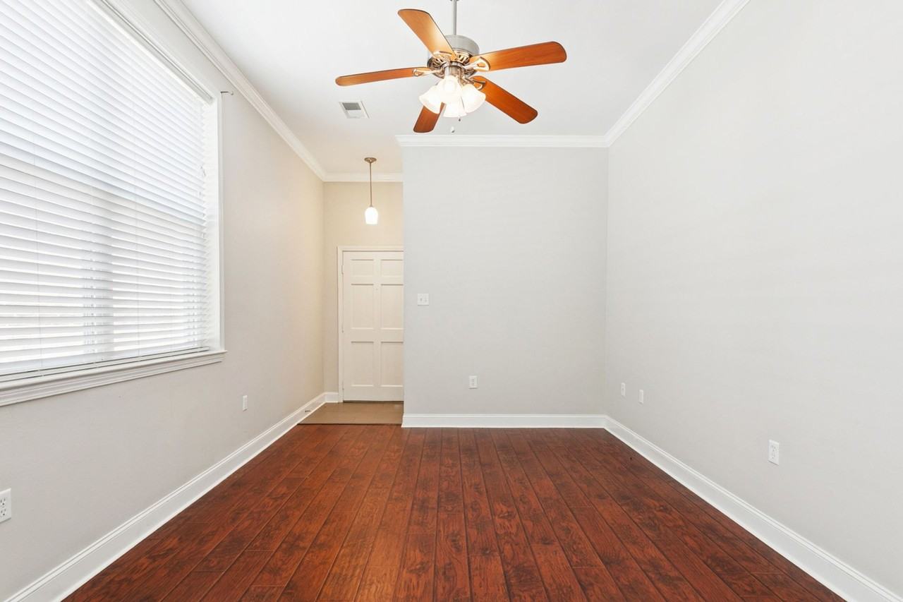 Uptown Rental: 2BR Duplex with Parking and Yard - Photo 3 of 13