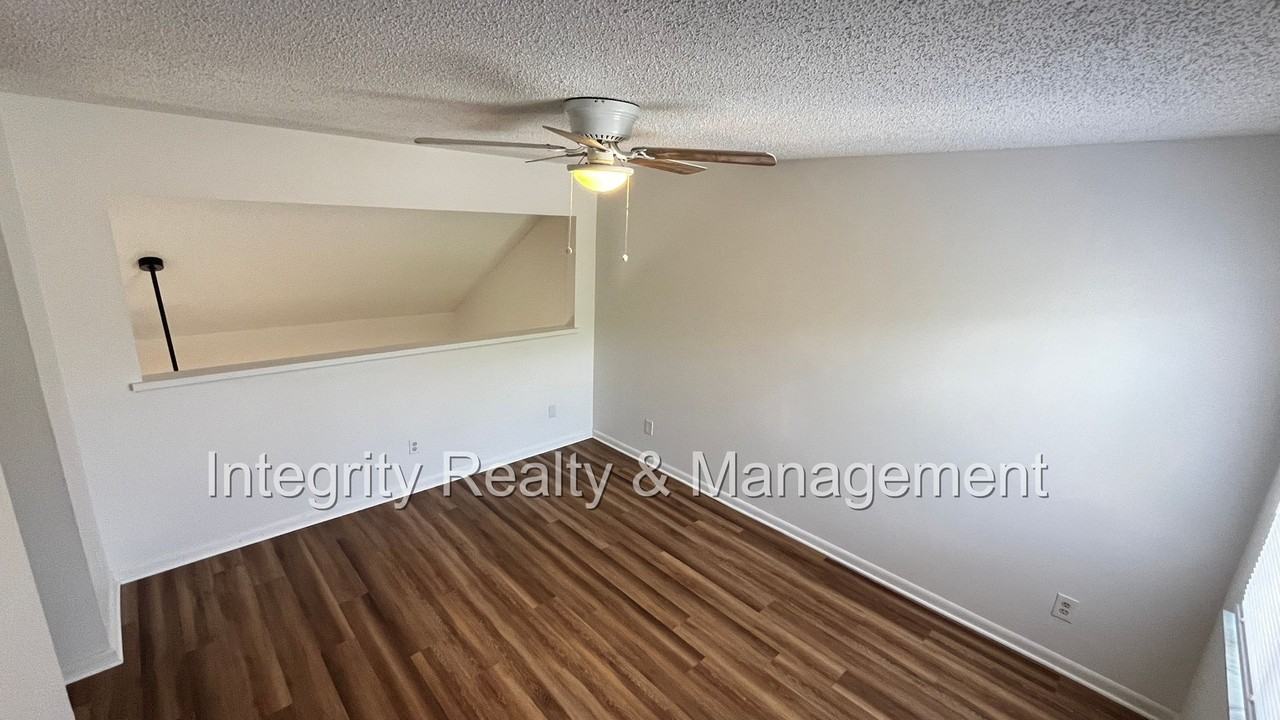 8326 Windypine Ln - Photo 4 of 13