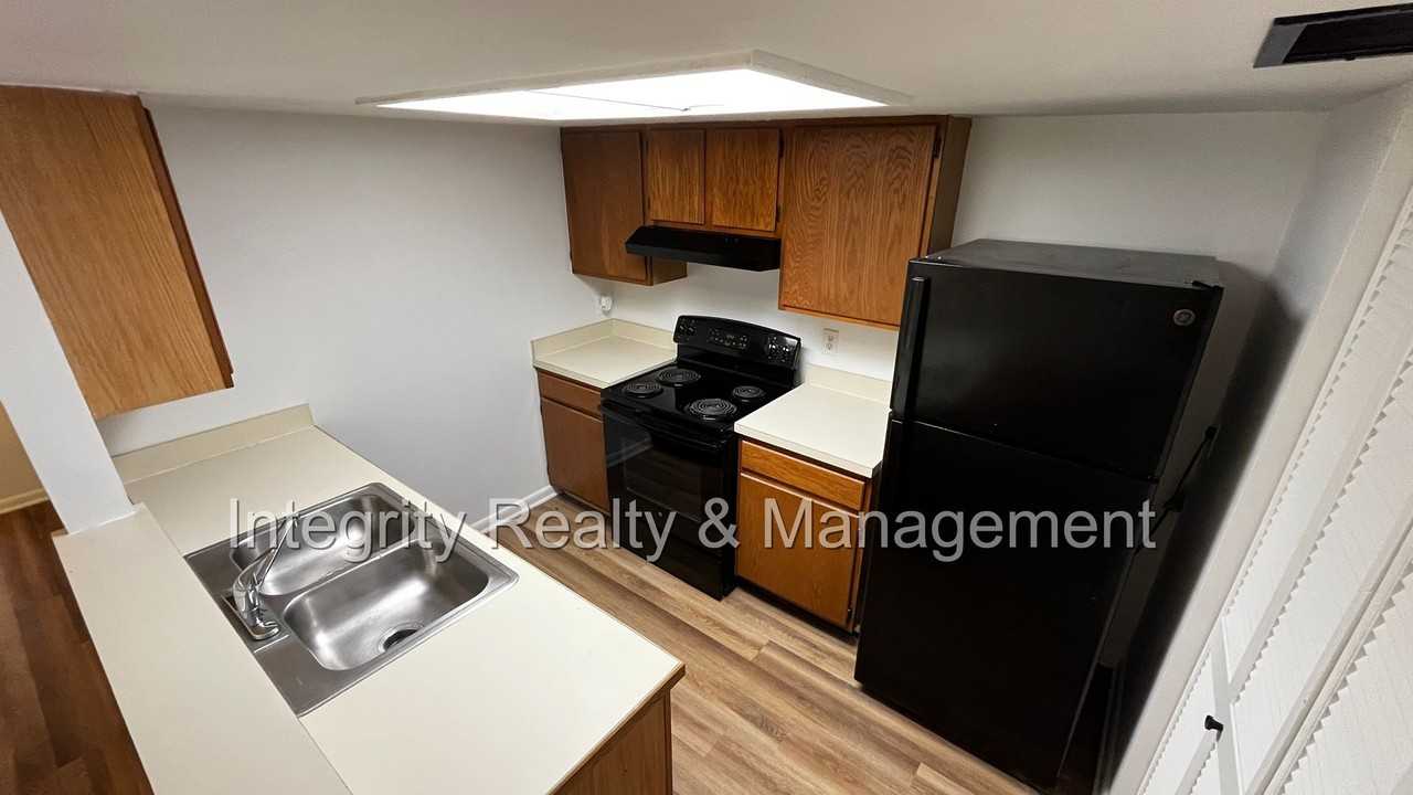 8326 Windypine Ln - Photo 7 of 13