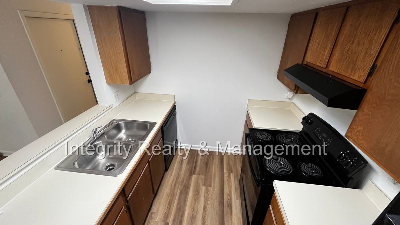 8326 Windypine Ln - Photo 4 of 10