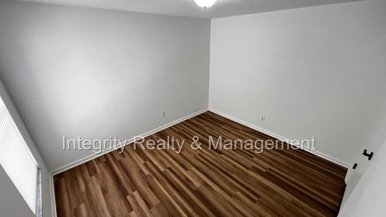 8326 Windypine Ln - Photo 6 of 10