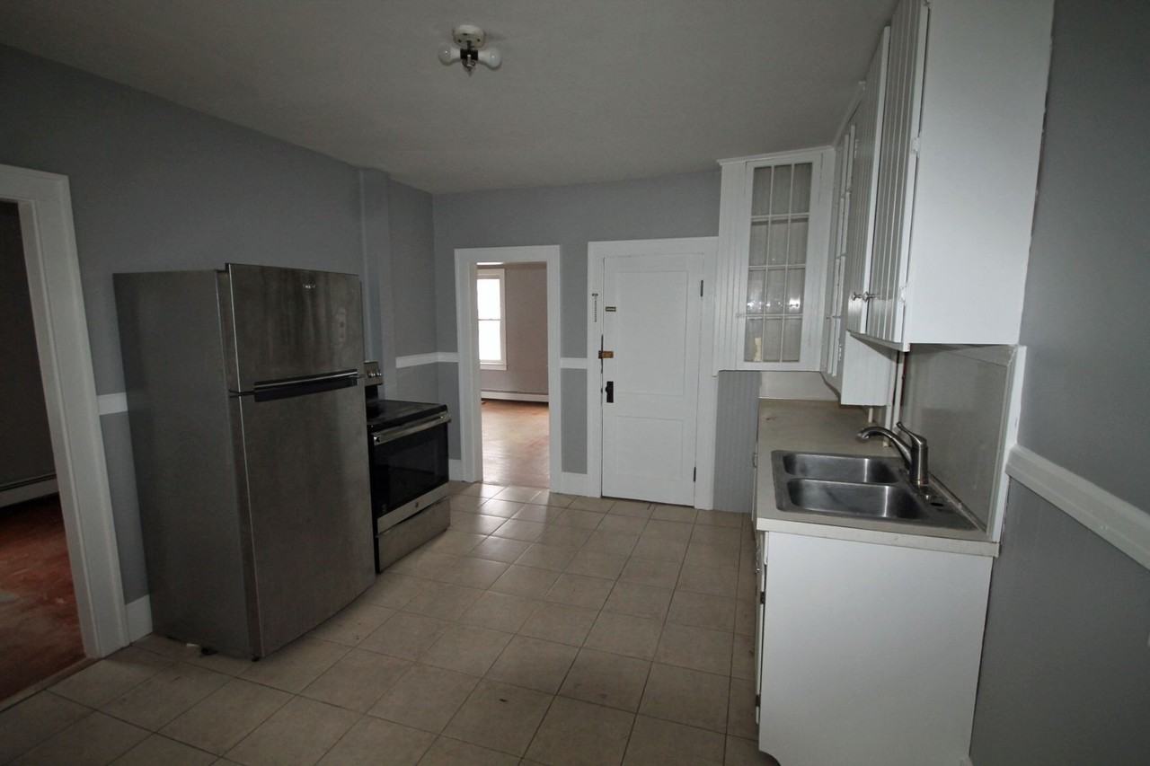 21 21 - 23 Maple Ave - Photo 5 of 6