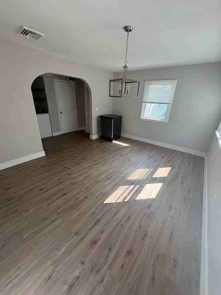 27 Wexford Rd - Photo 2 of 17