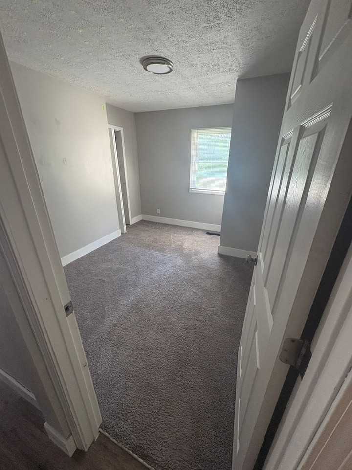 27 Wexford Rd - Photo 7 of 17