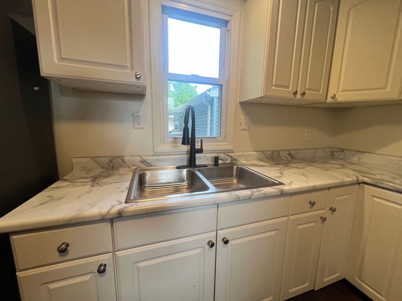 508 Inverness Ave - Photo 3 of 14