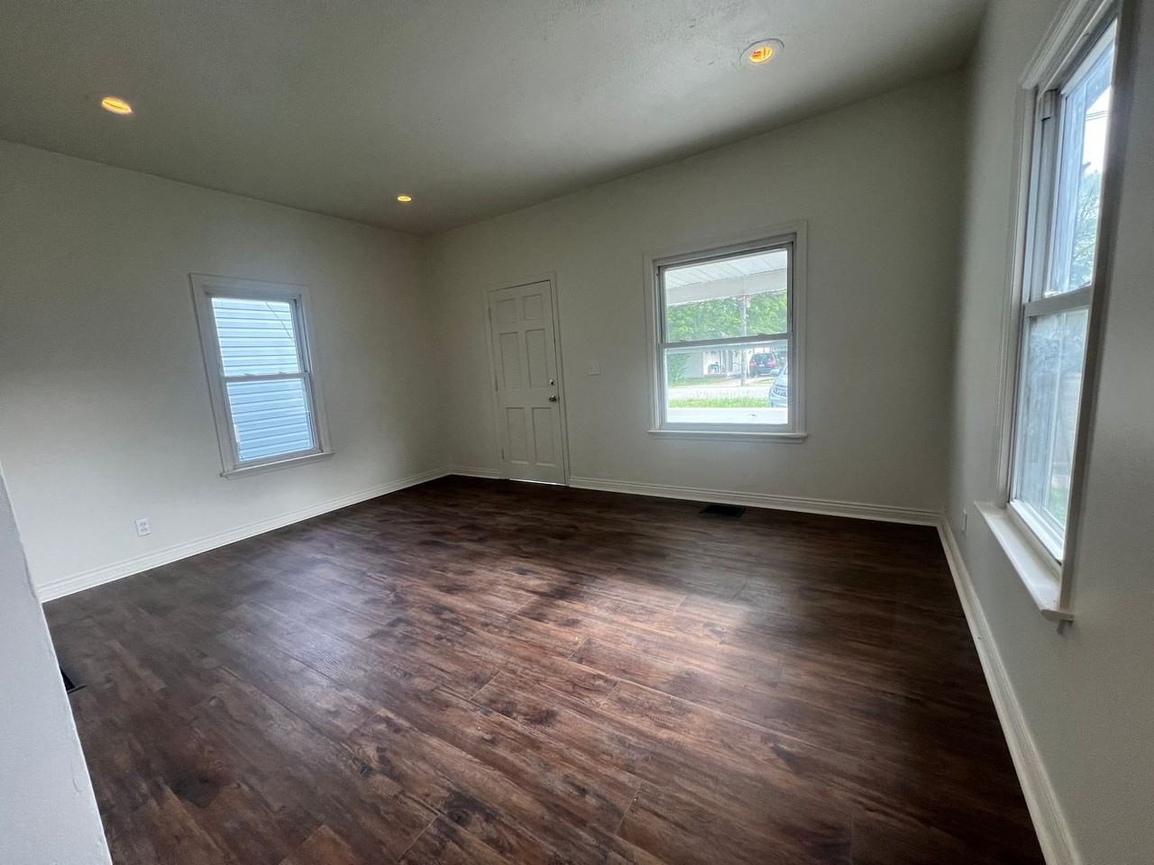 508 Inverness Ave - Photo 5 of 14