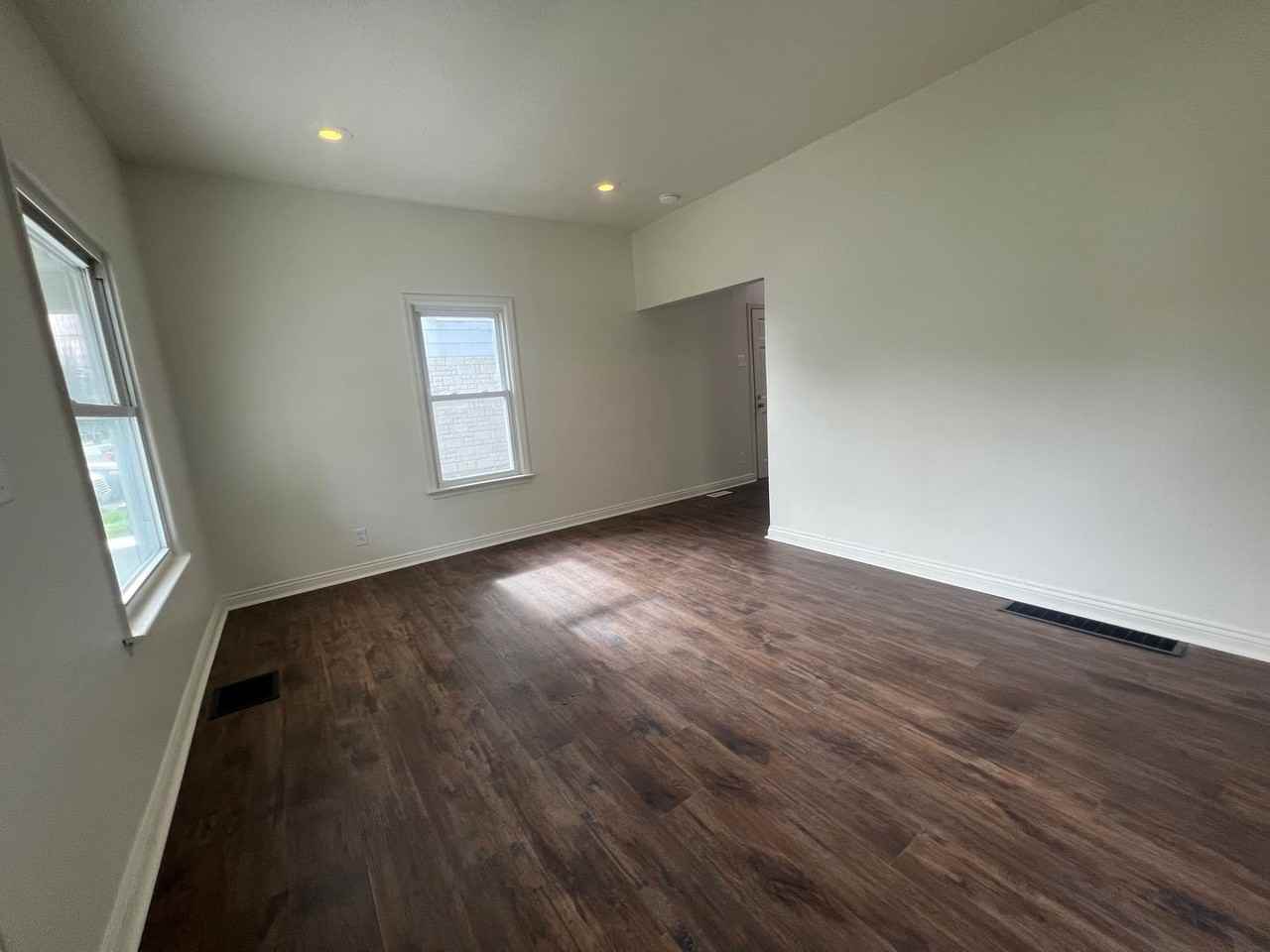 508 Inverness Ave - Photo 6 of 14