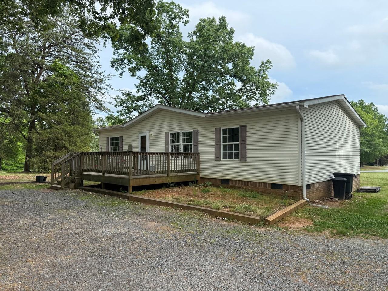 5474 Robinhood Rd - Photo 2 of 9