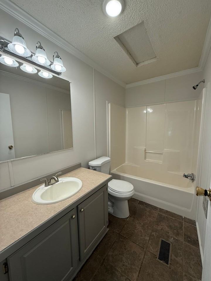5474 Robinhood Rd - Photo 6 of 9