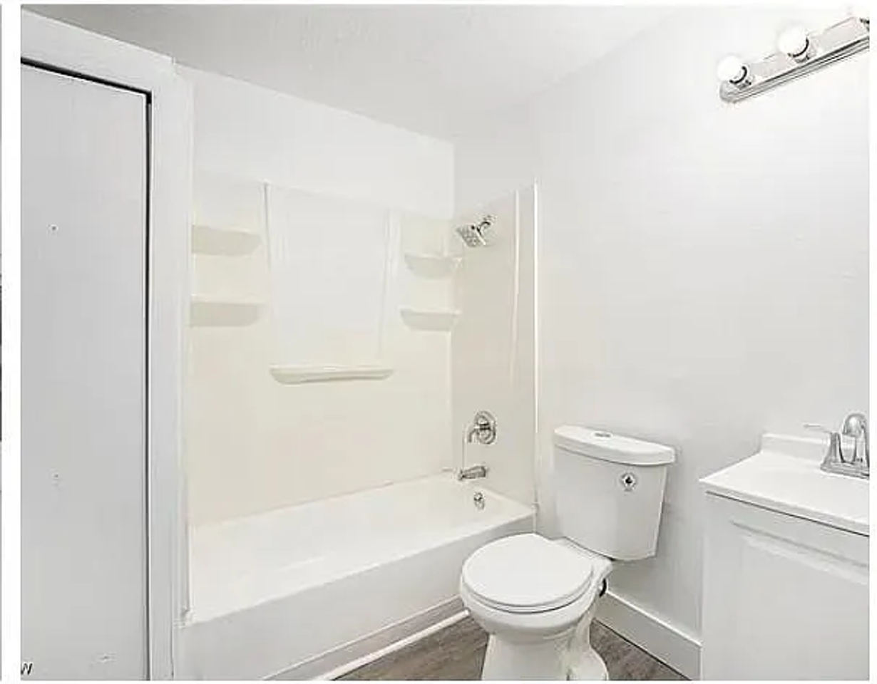 16174 Friend Ave - Photo 6 of 7